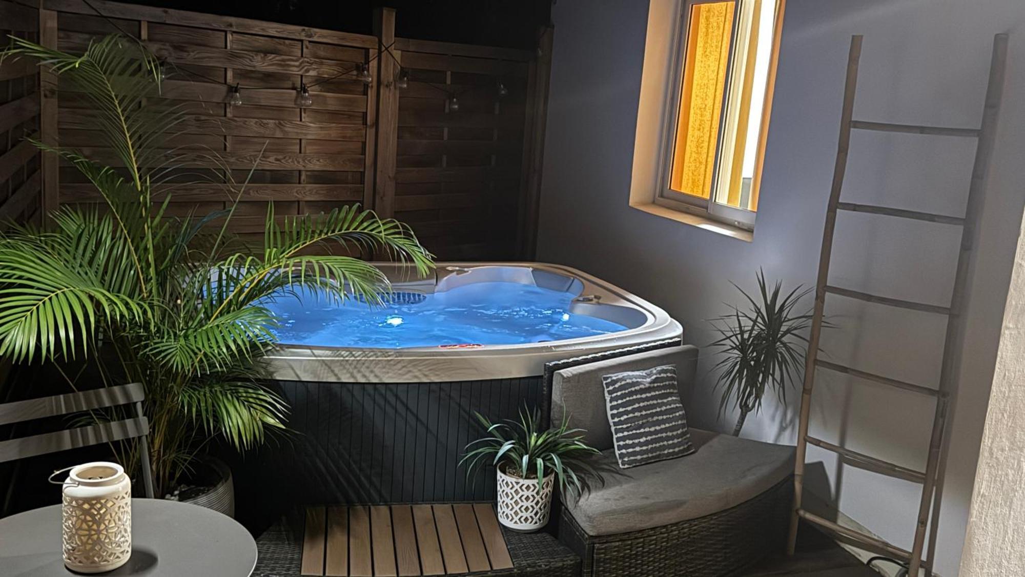 Le Plumeria - T1 Avec Un Spa Privatif サン＝ドニ エクステリア 写真